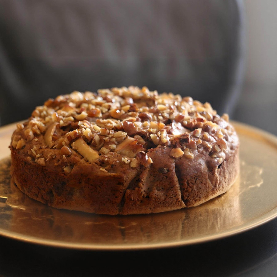 Healthy Cakes - Apple Cinnamon Walnut Crumb Cake